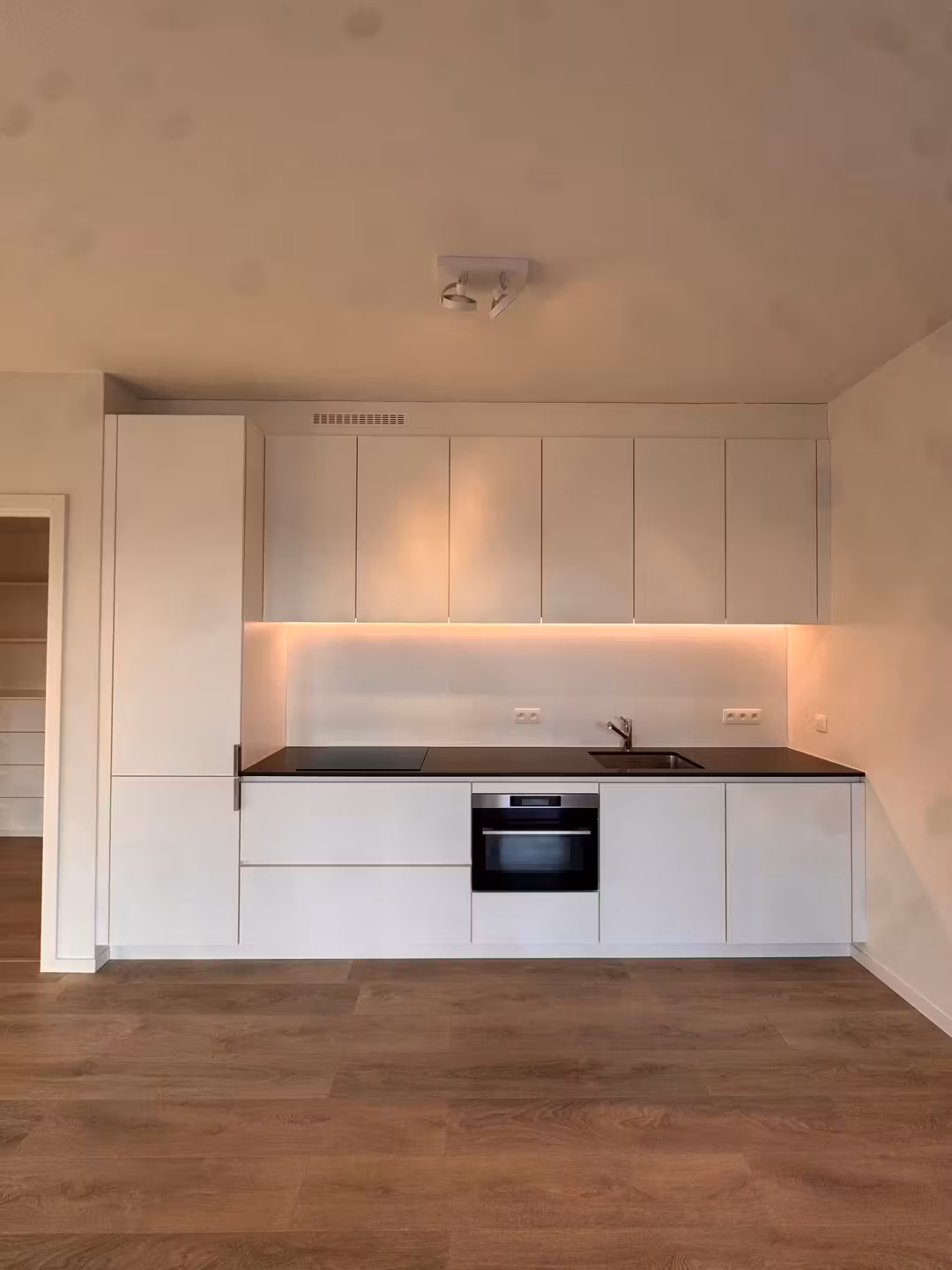 Recent appartement met zicht op het water in Antwerpen - 4