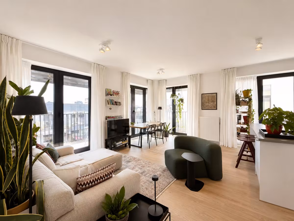 Beautiful furnished 2-bedroom apartment with terrace in Brussels city centre