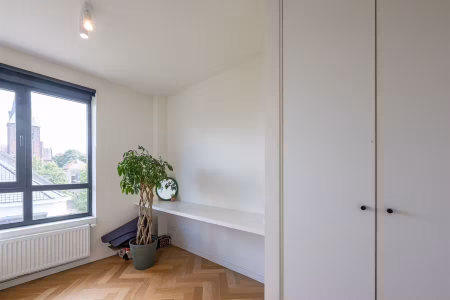 Volledig gerenoveerd hoekappartement te Deurne - 4