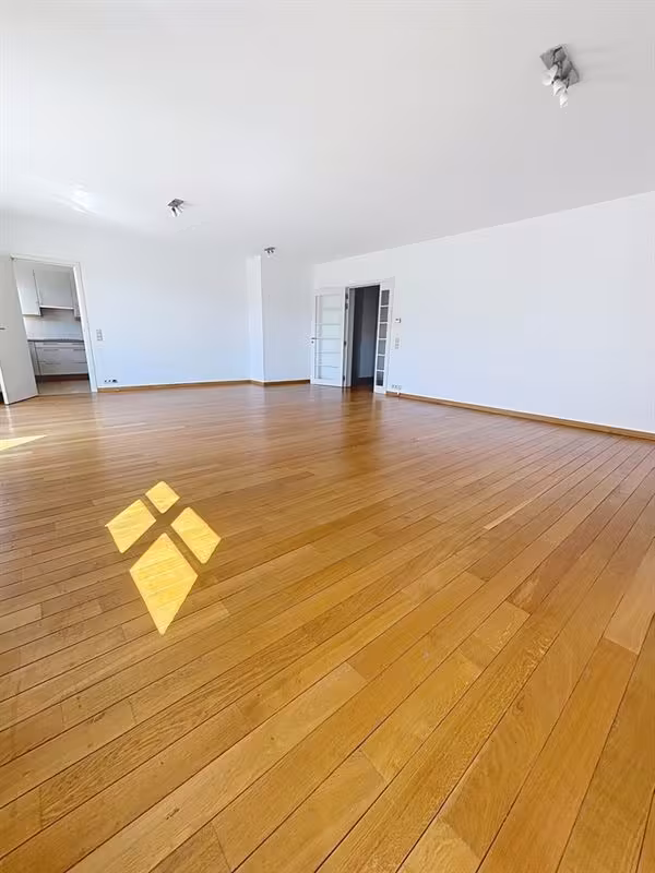 3-Bedroom Apartment, 2 Bathrooms, Terrace & Parking - 3