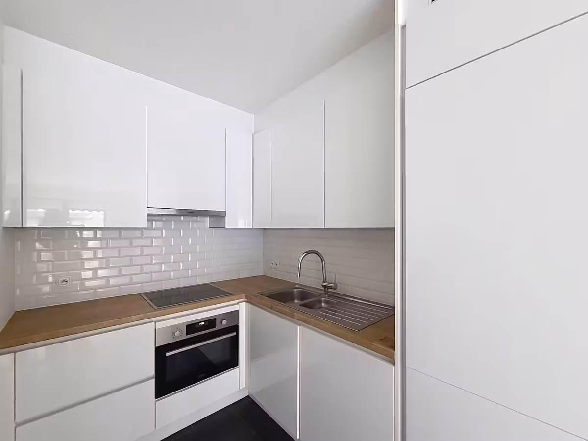 Gerenoveerd appartement met twee slaapkamers en terras - 10