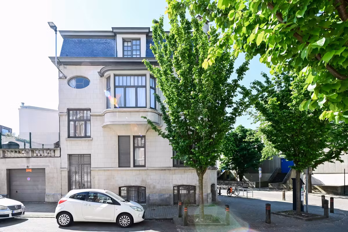 Herenhuis met 4 slaapkamers in Etterbeek - 2