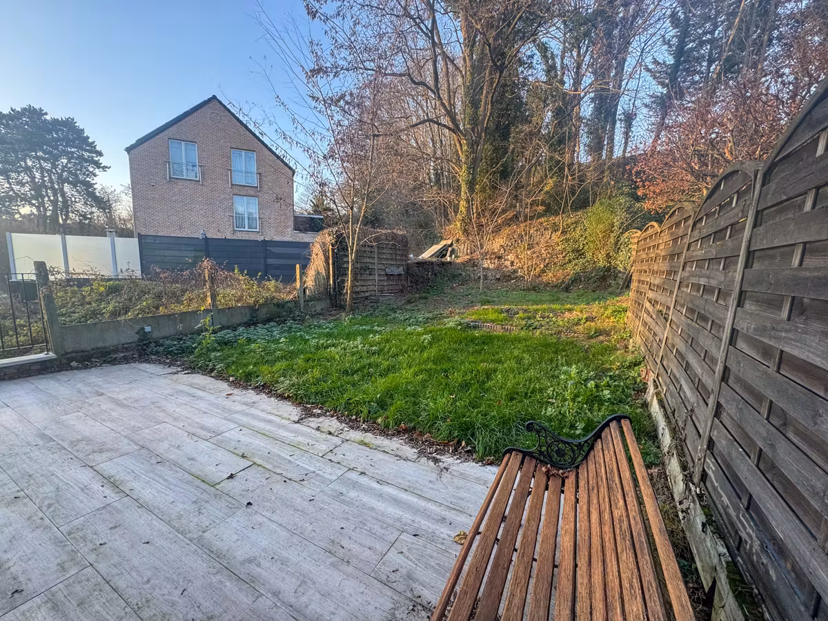 Gerenoveerde woning met 4 slaapkamers, tuin, garage & parking - 5