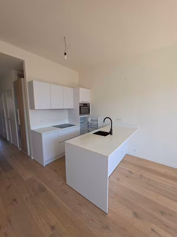 Gerenoveerd appartement met terras in Wilrijk - 3