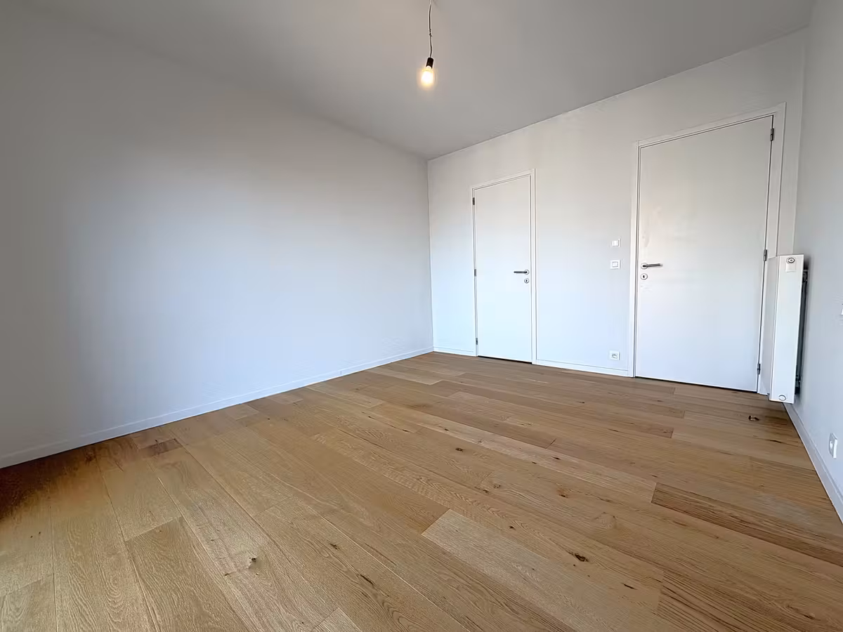 Ruim appartement van 110 m² met terras in Brussel - 4
