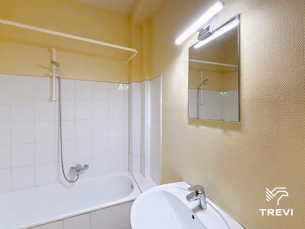 Appartement met één slaapkamer en twee balkons - 4