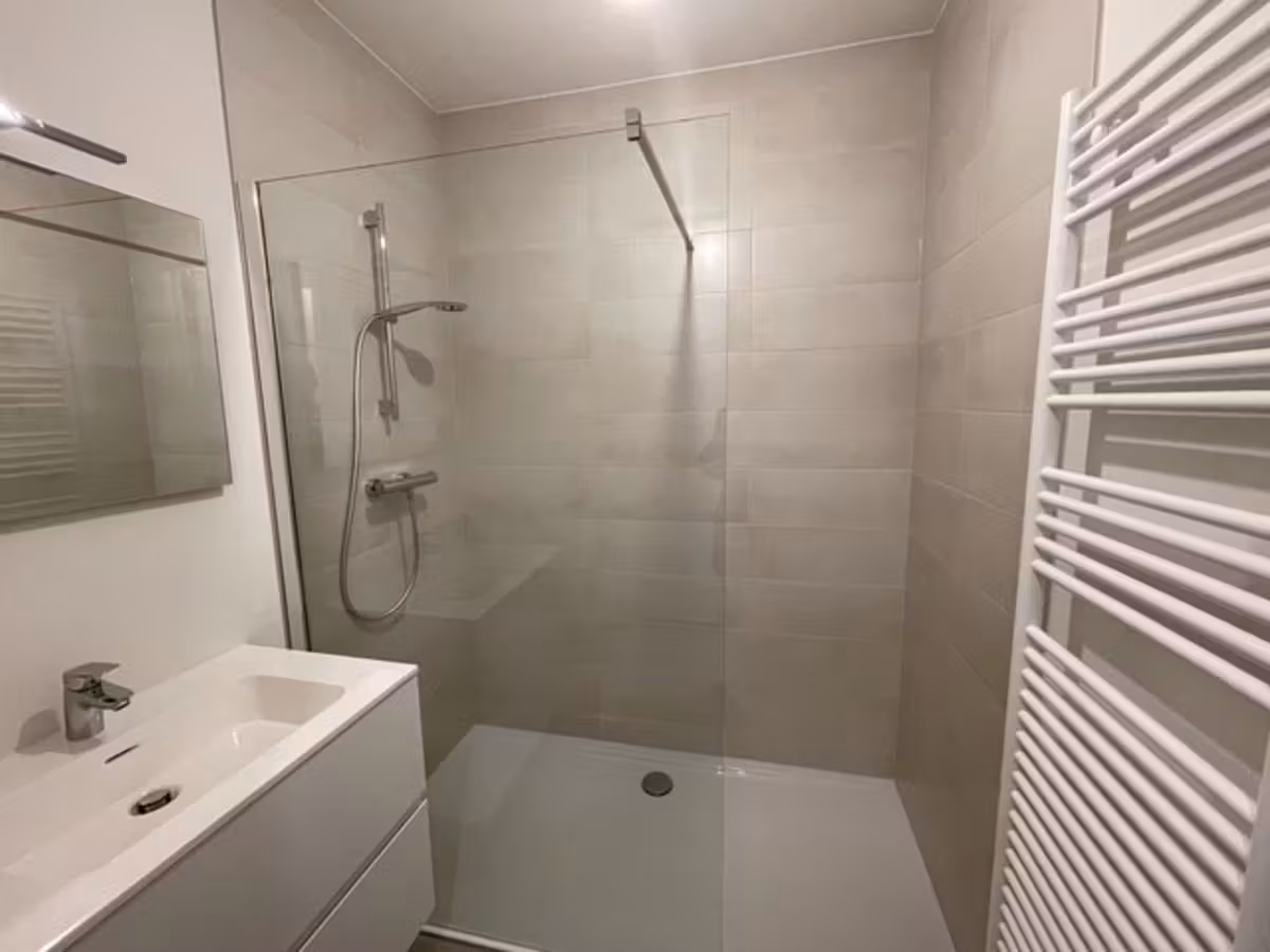 Recent 1-bedroom apartment with spacious terrace - 4
