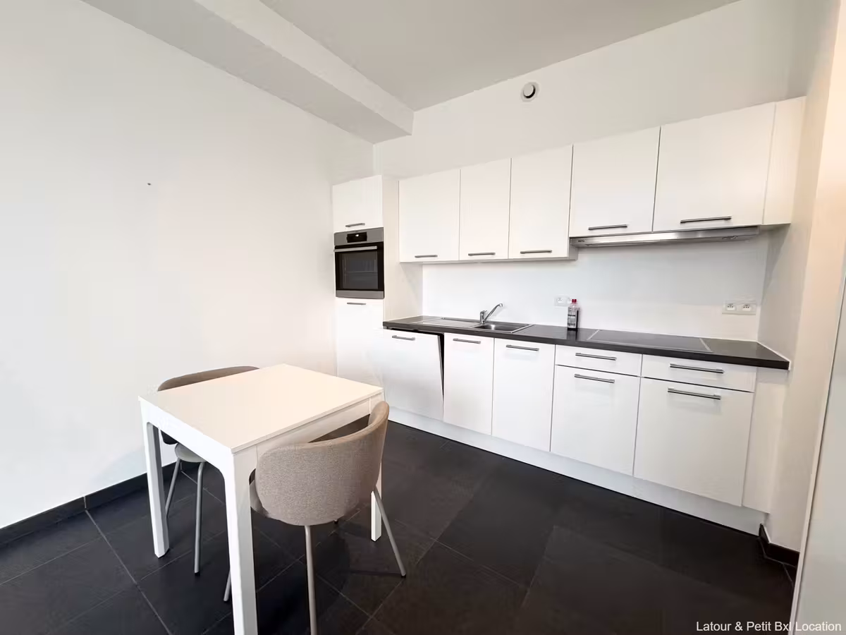 Furnished studio in Evere met groot terras - 3