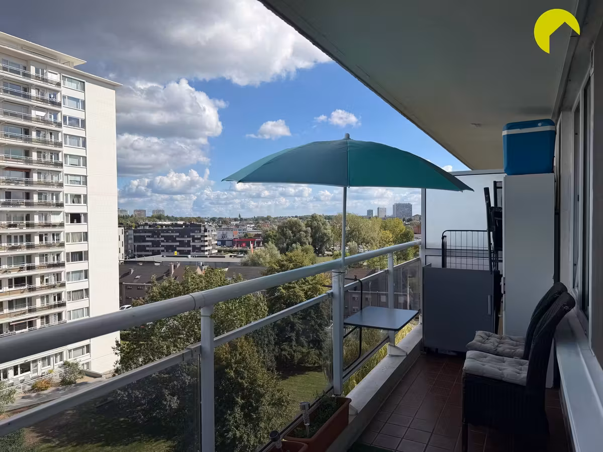Studio meublée avec grande terrasse - 2