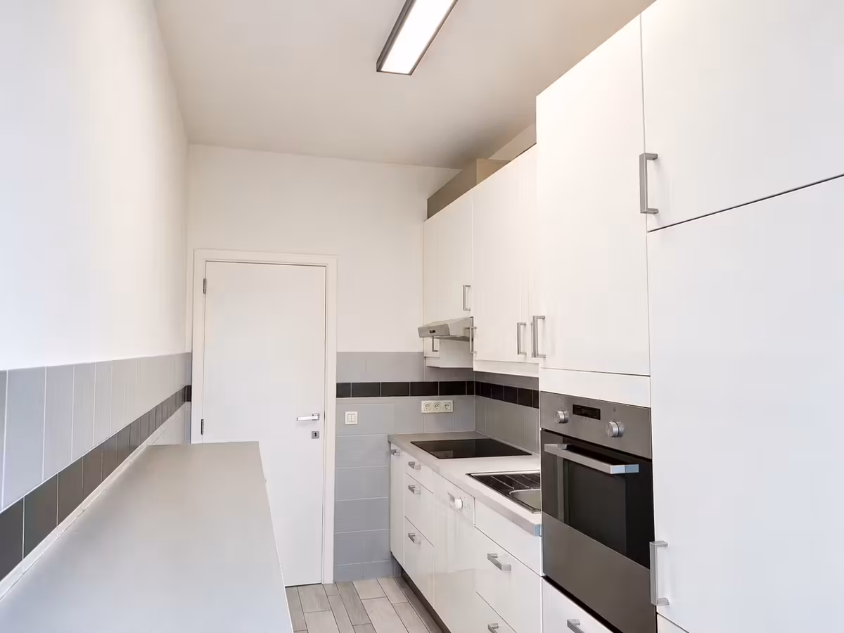 CHÂTELAIN: HELDER, BETREK-KLAAR APPARTEMENT MET TERRAS EN PARKING (OPTIONEEL) - 10