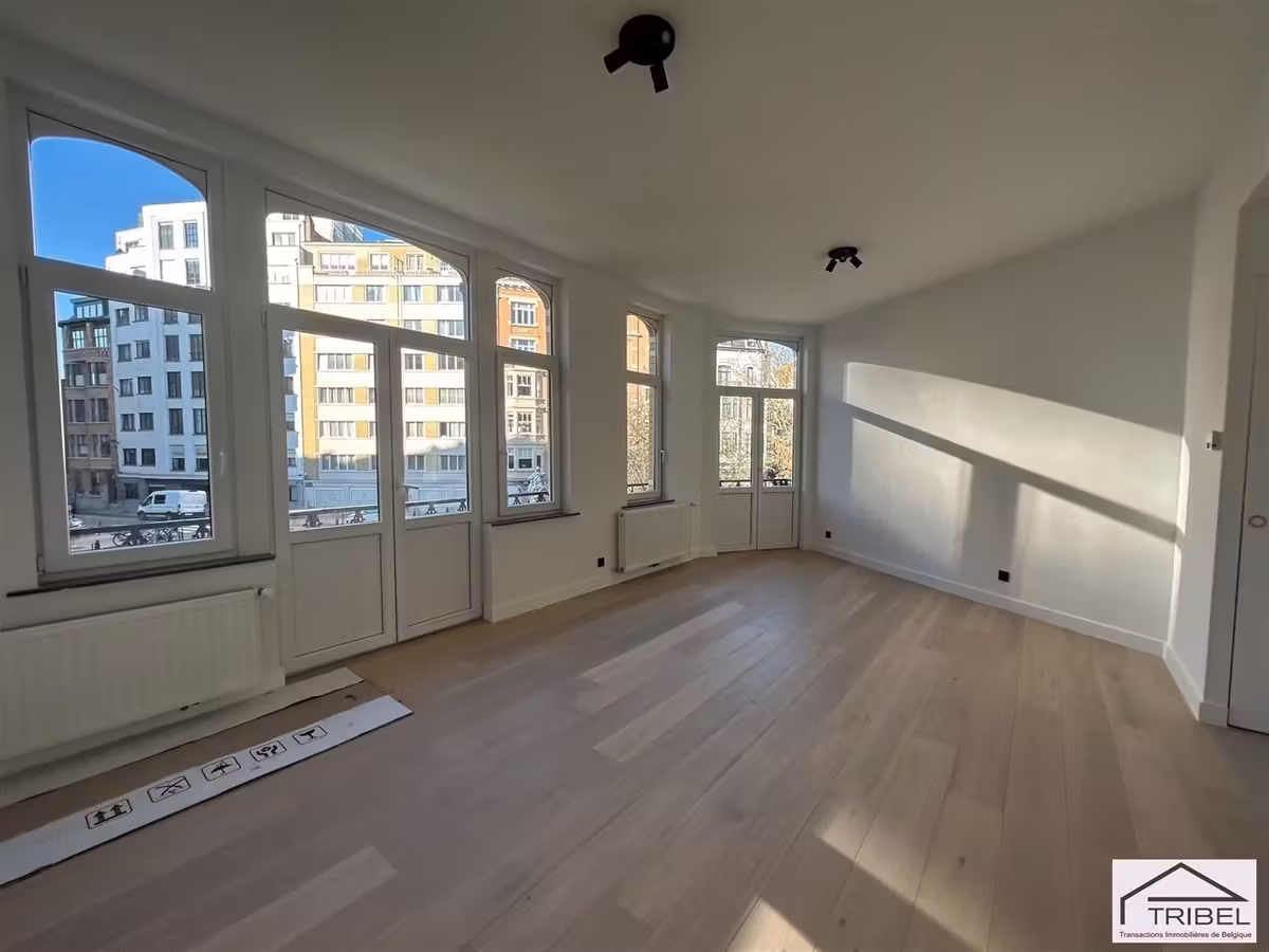 One-bedroom apartment with balcony in Ixelles - 5