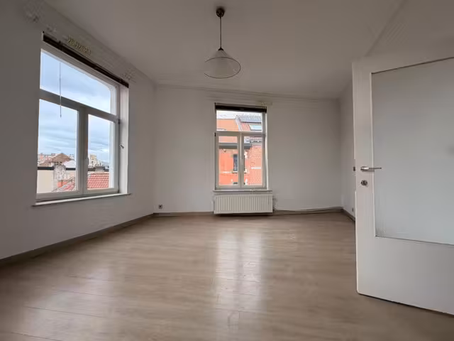One-bedroom apartment in Ixelles - 4