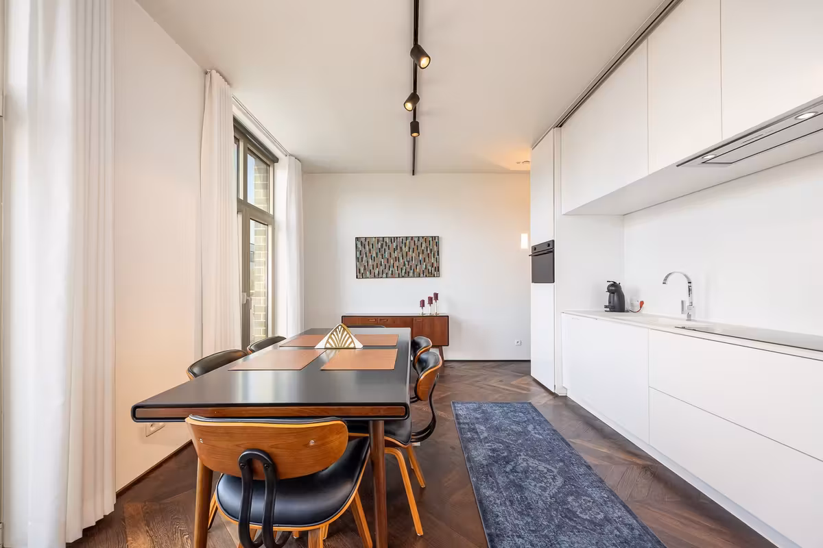 Instapklaar gemeubeld appartement met ruim terras in hartje Antwerpen - 11