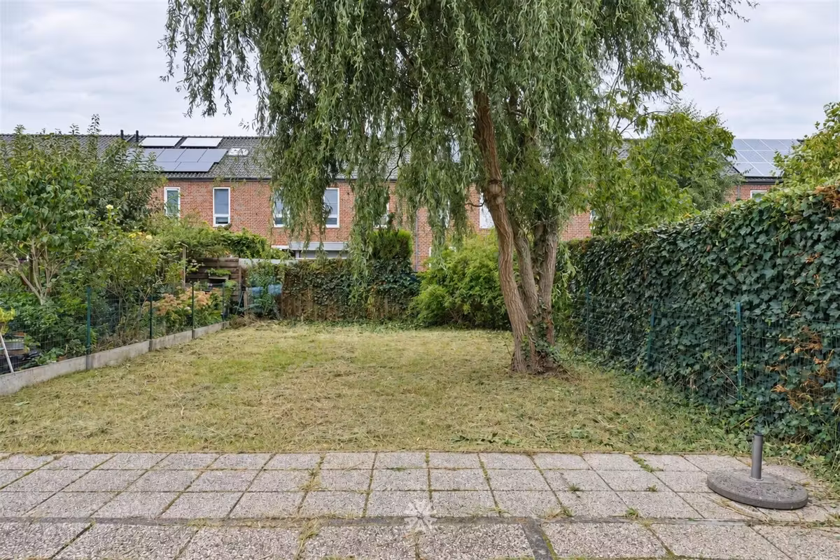 Maison en rangée rénovée avec garage intégré - 12