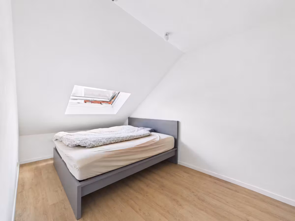 Three-bedroom triplex with balcony in Saint-Gilles - 10