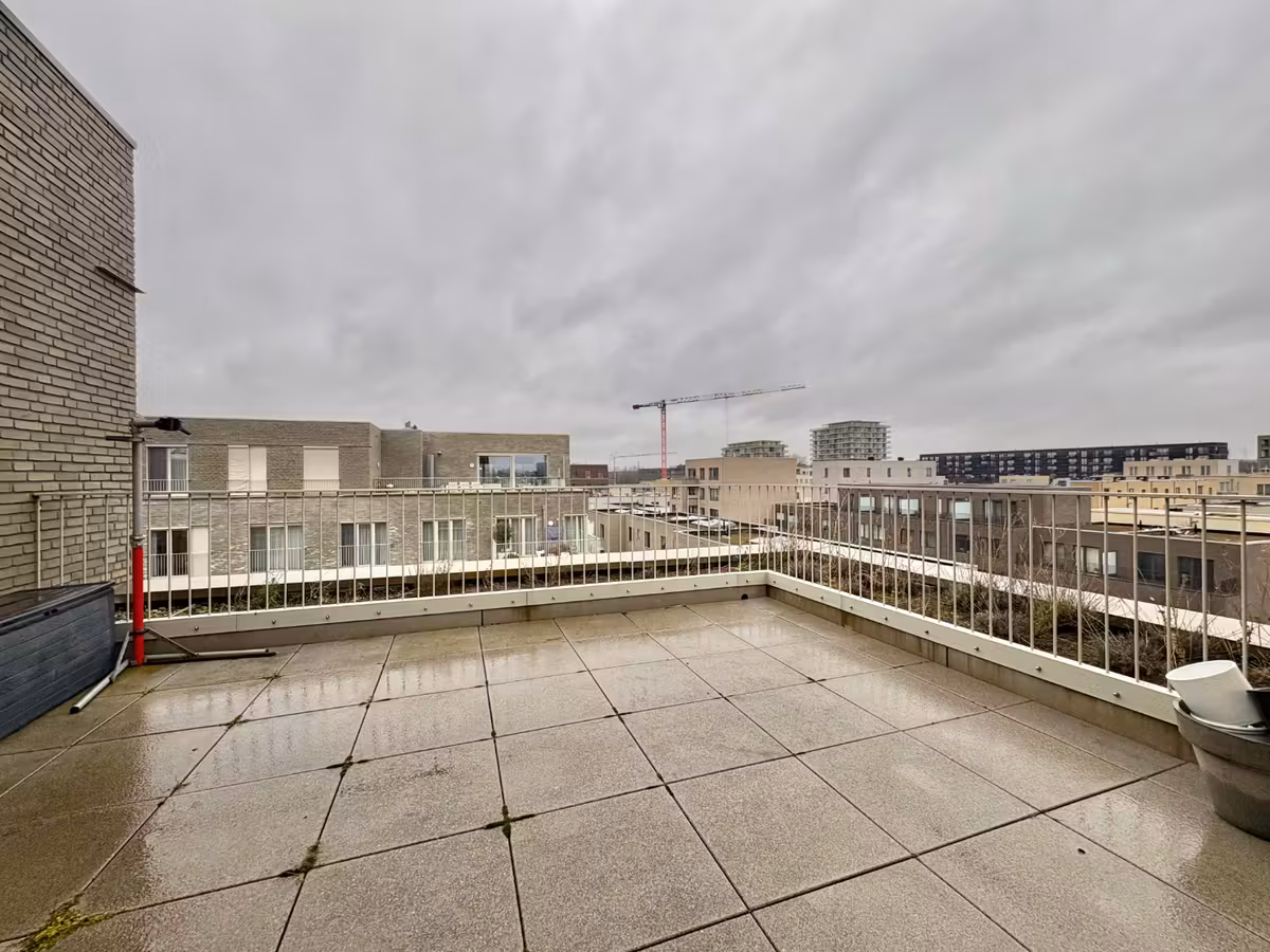 Twee-slaapkamer appartement met groot terras - 14