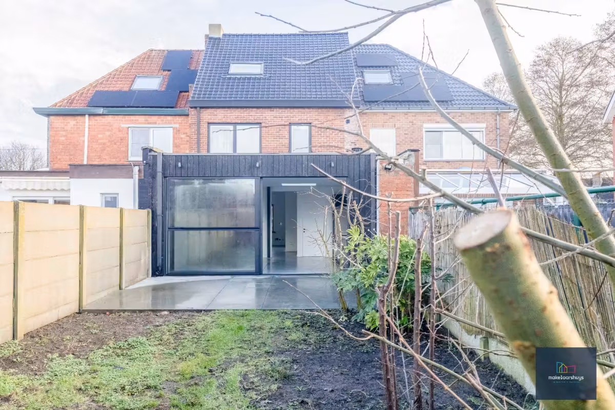 Instapklare eigendom met tuin te Mariakerke - 2