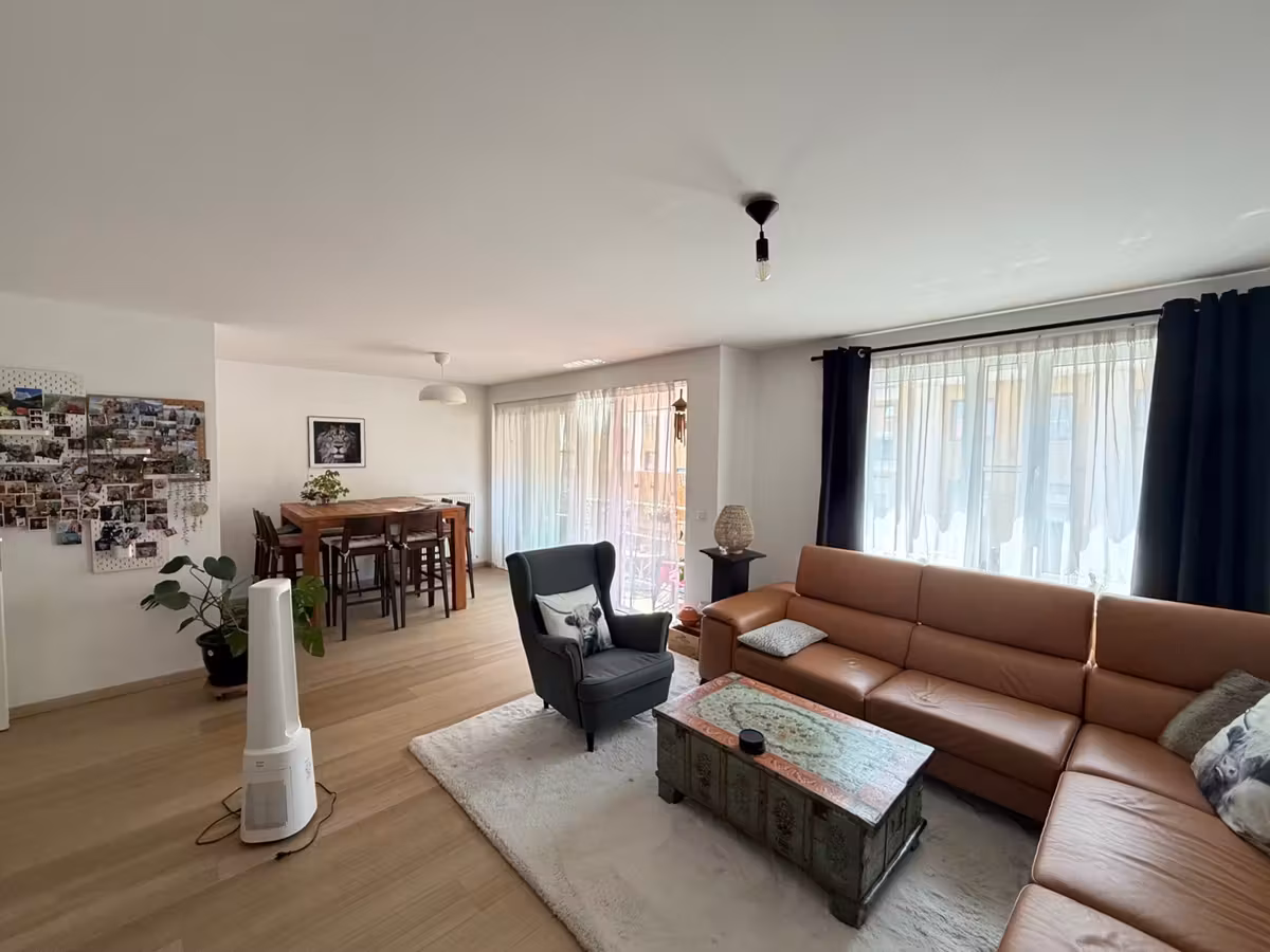 Bright two-bedroom apartment with terrace - 2