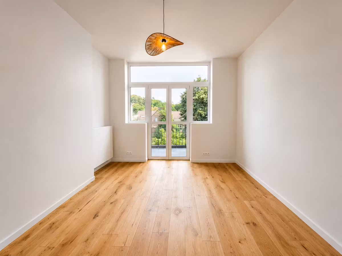 Gerenoveerd appartement met terras in Ukkel - 9