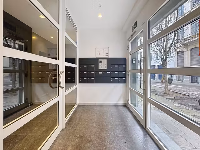 Furnished one-bedroom apartment near the European Parliament - 5