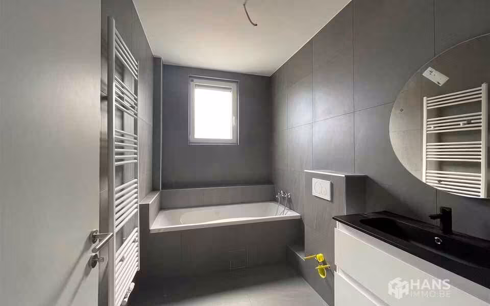 Renovated two-bedroom apartment with terraces - 25