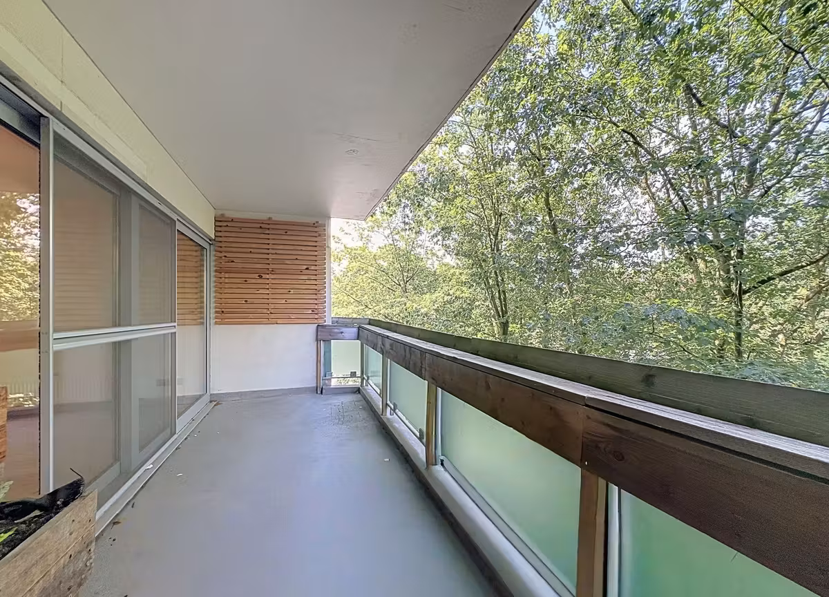 Spacious 1-bedroom apartment with terrace for rent in Hoboken - 10