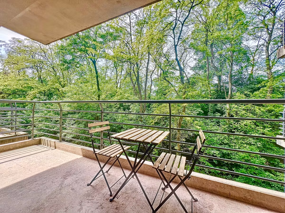 Gemeubileerd appartement met terras in Auderghem