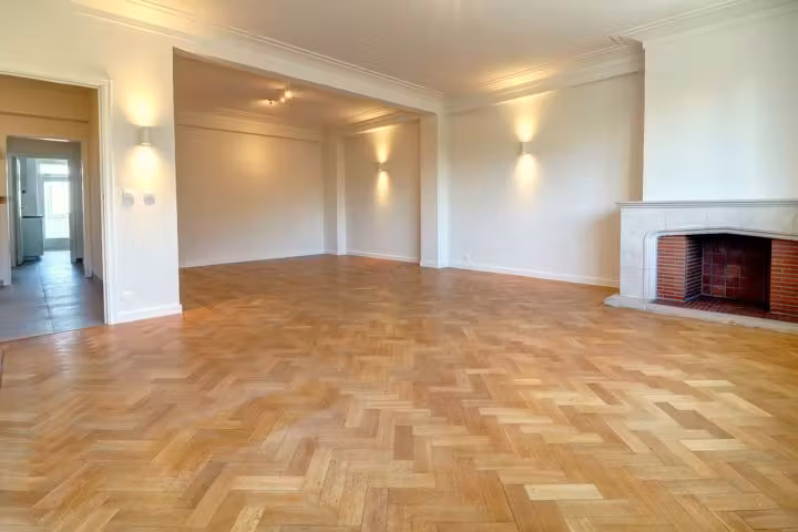 APPARTEMENT - TE HUUR - 1150 SINT-PIETERS-WOLUWE - € 2.000