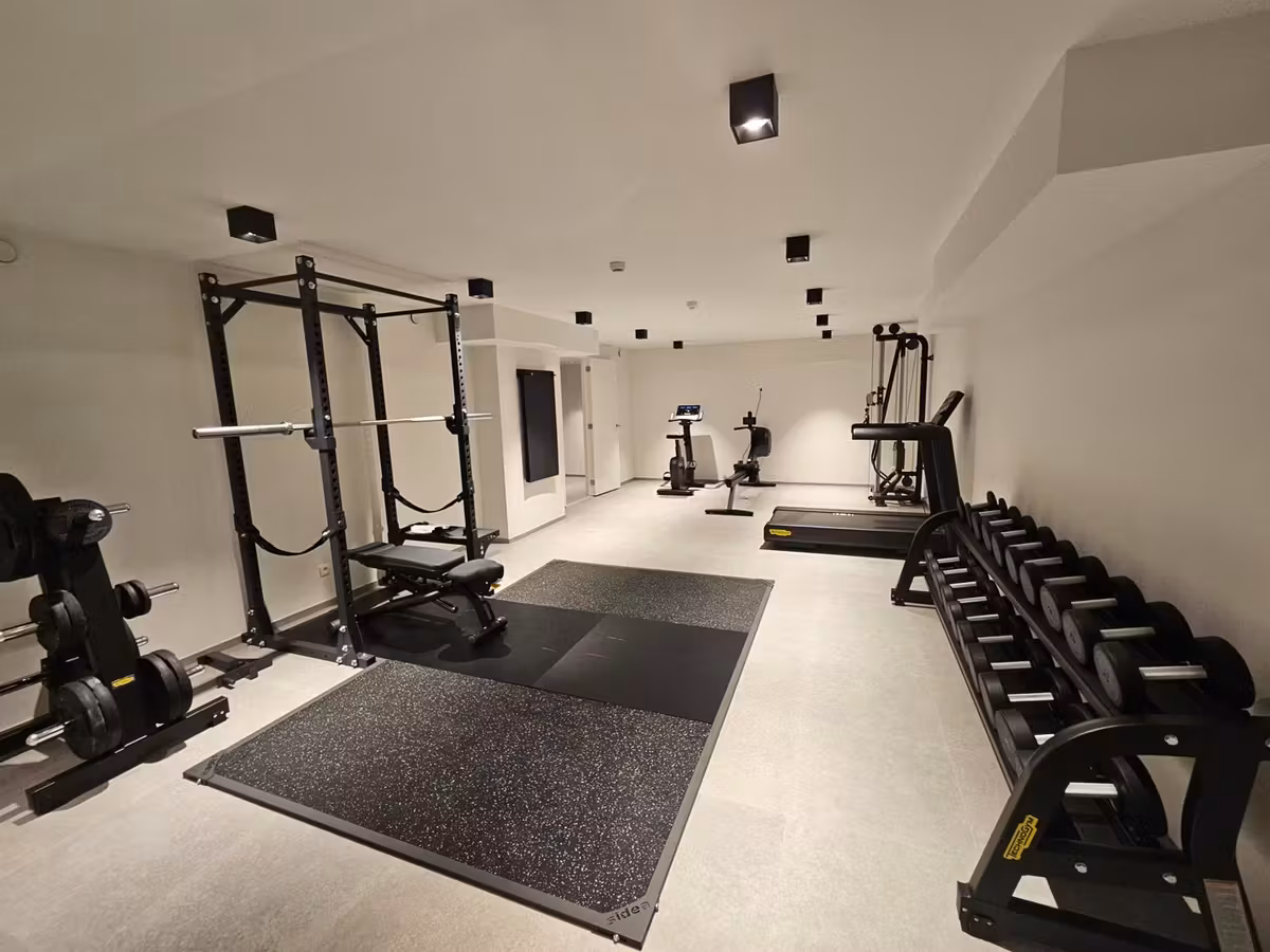 High-end new apartment with terrace and parking - 9