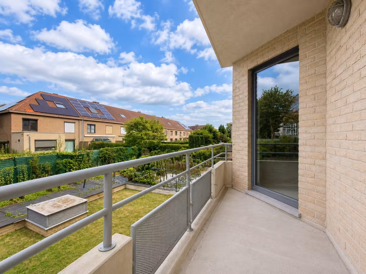 Two-bedroom apartment with terrace in Evere - 2