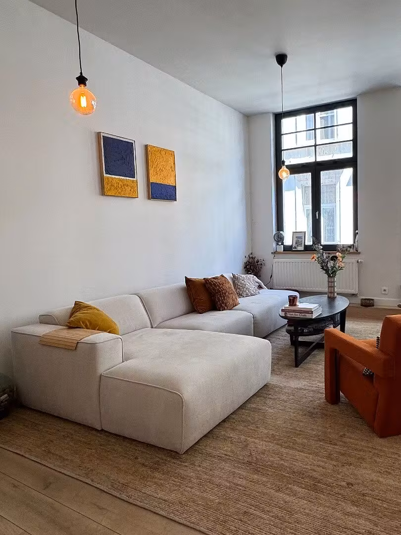Mooi afgewerkt centraal gelegen 2 slaapkamer appartement met ruim zonneterras