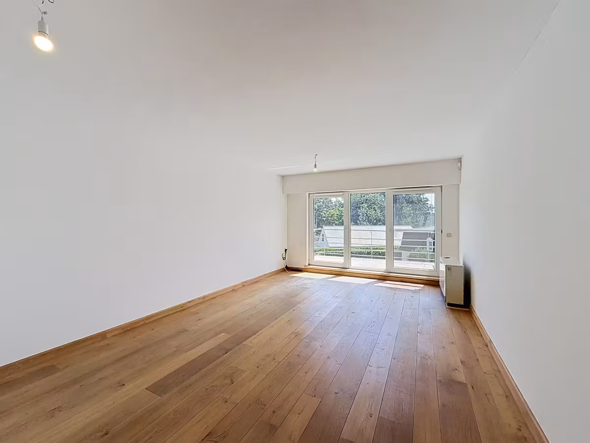 1-bedroom apartment with hotel service for rent - 8