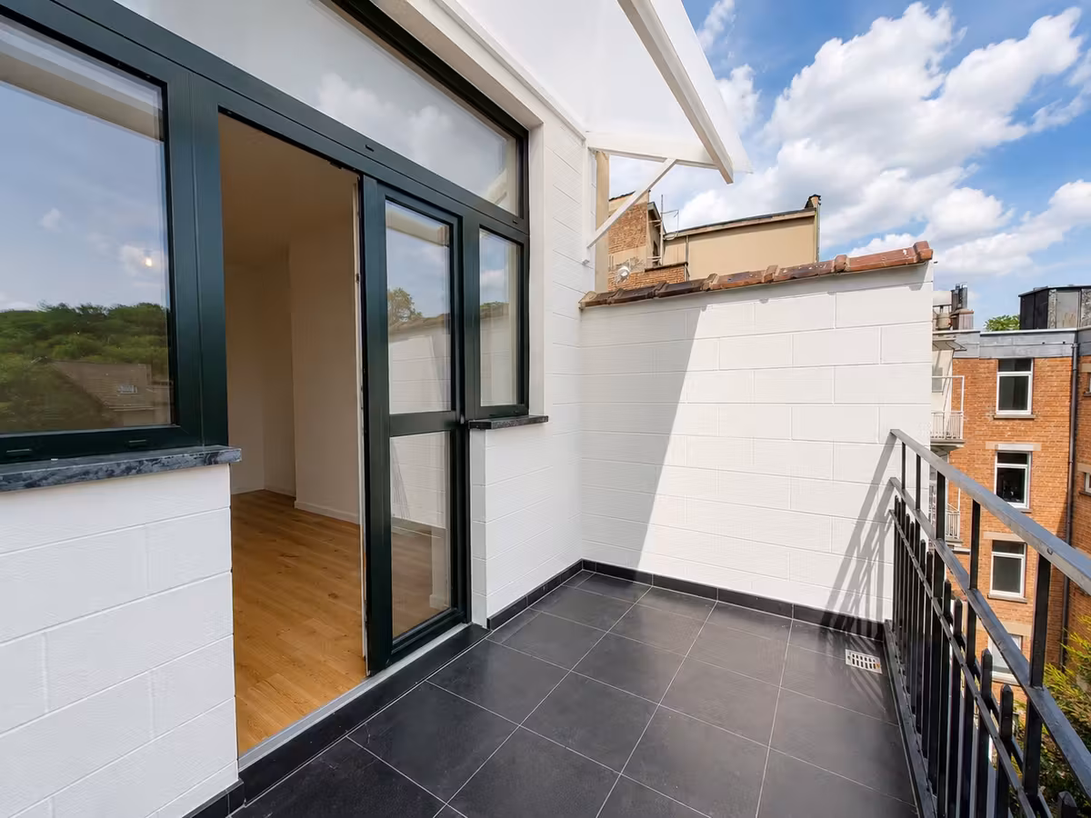 Gerenoveerd appartement met terras in Ukkel - 14