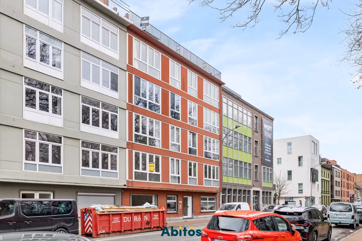 Twee slaapkamerappartement met garagebox - 4
