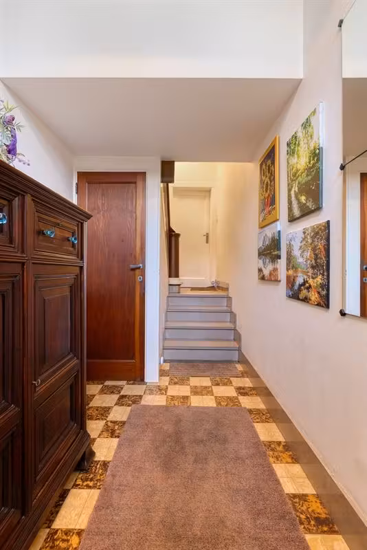 Spacious ground-floor apartment with large garden - 4