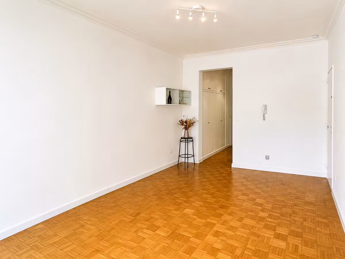 Appartement rénové avec éléments authentiques à Anvers Sud