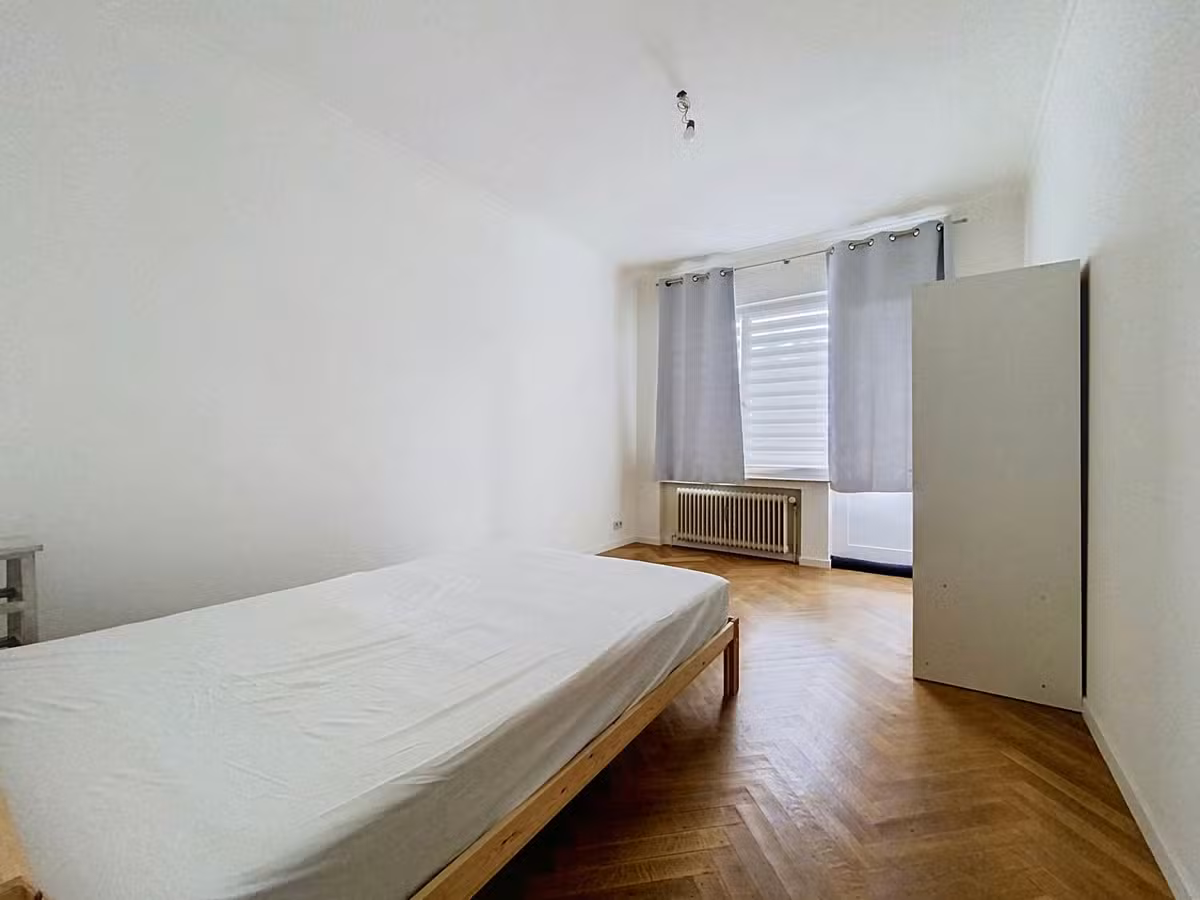 Gemeubelde studio aan Place Flagey - 17