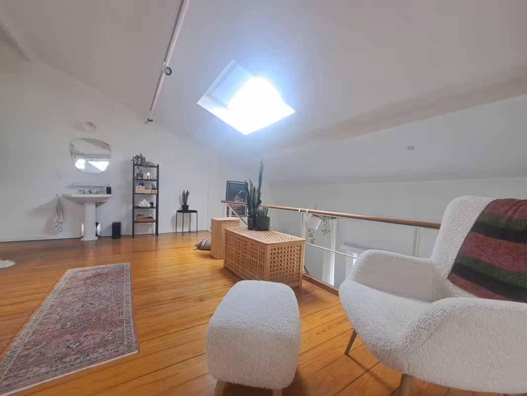 Loft-style duplex apartment in Antwerp South - 4