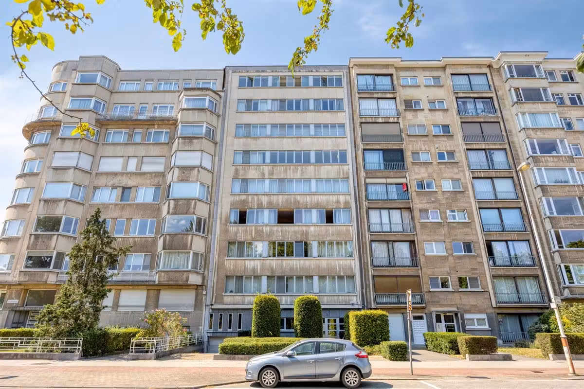 Bright apartment in a prime location on Jan Van Rijswijcklaan - 2
