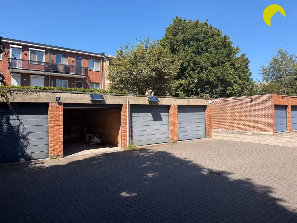 Bemeubeld 2-slaapkamerappartement nabij de Fruithoflaan - 15