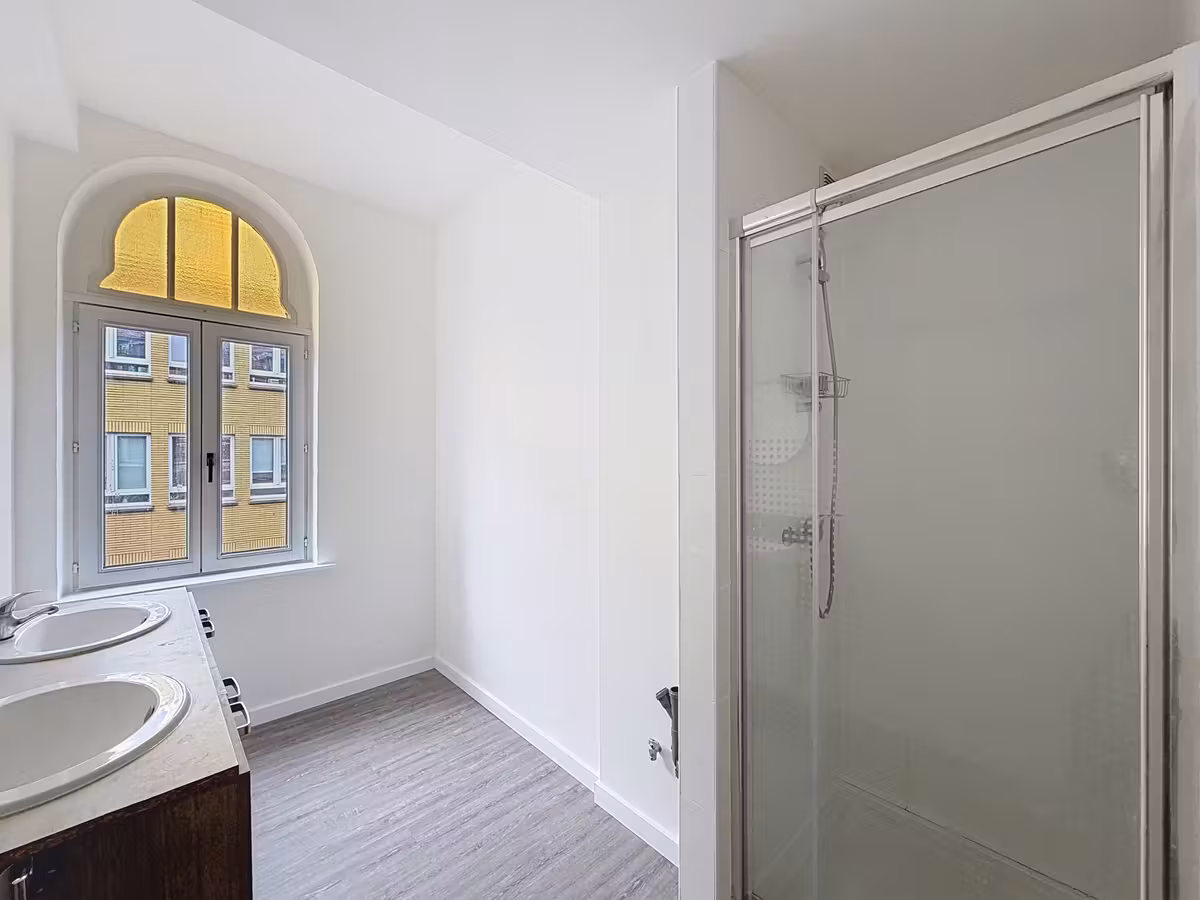 Three-bedroom duplex with home office - 15