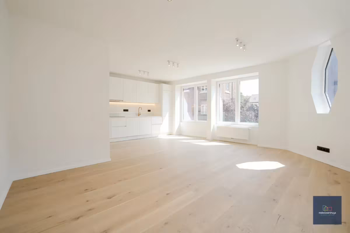 Stijlvol gerenoveerd 2 slaapkamerappartement - 6