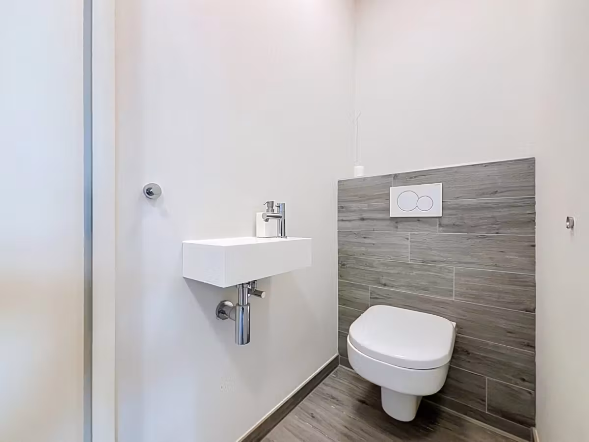 Modern one-bedroom apartment in Cadixwijk - 14