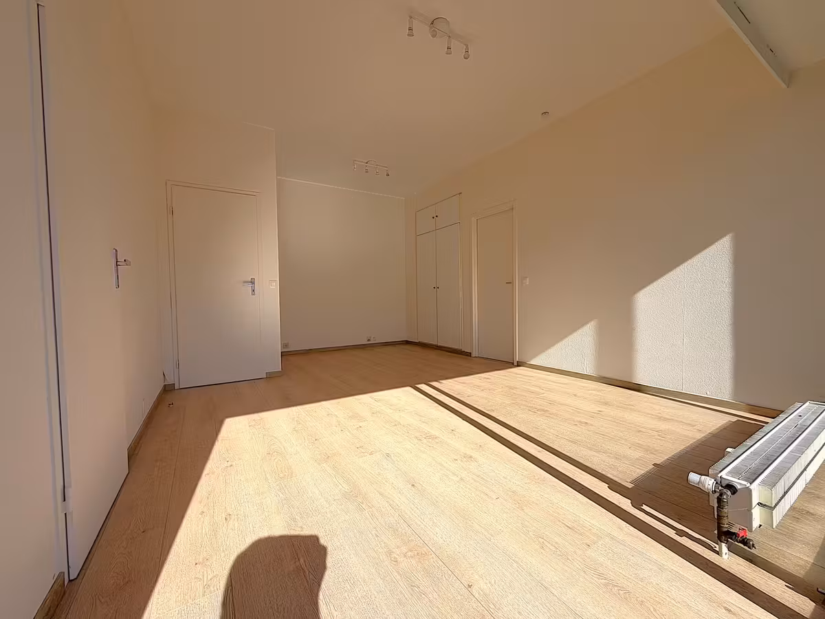 Gerenoveerd appartement met grote terras in Uccle - 6