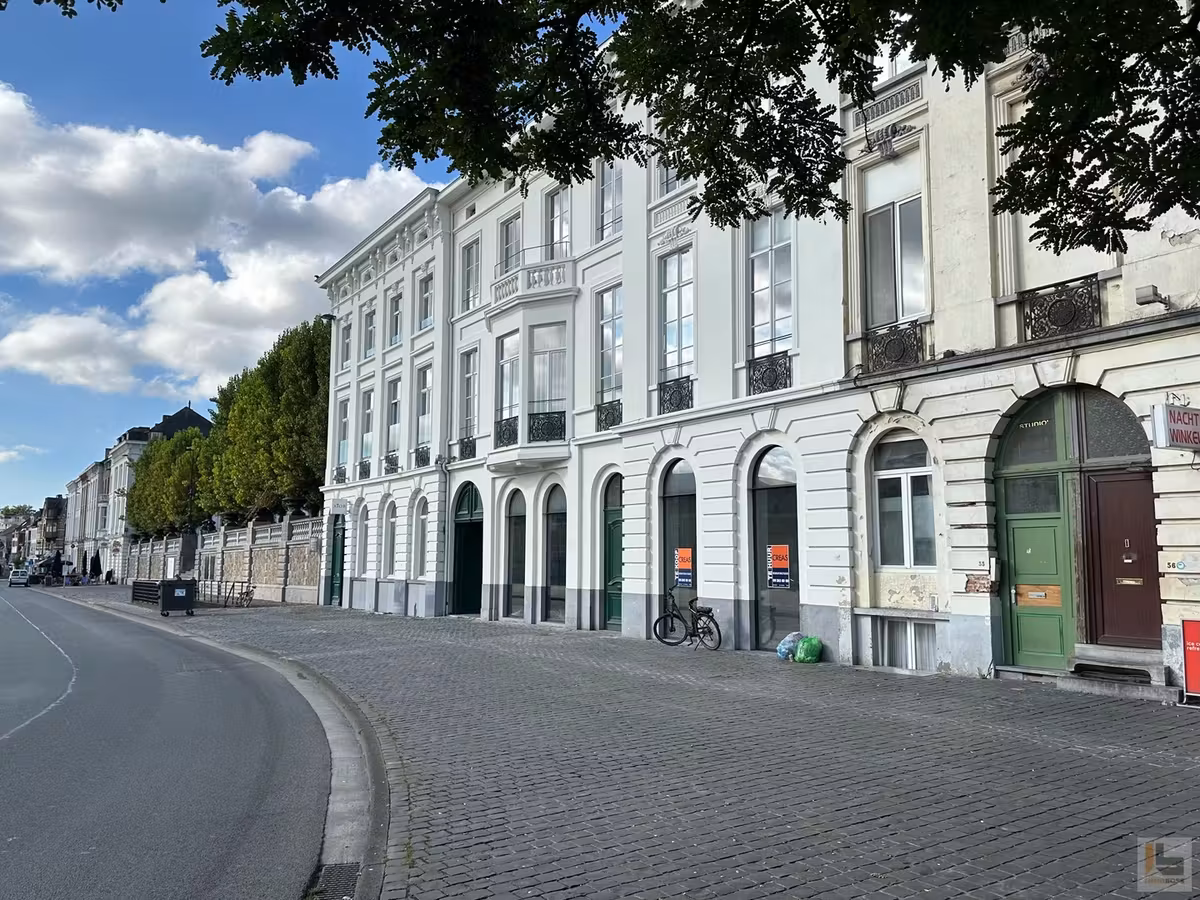 Gemeubelde studentenstudio aan Sint-Pietersplein te Gent - 2