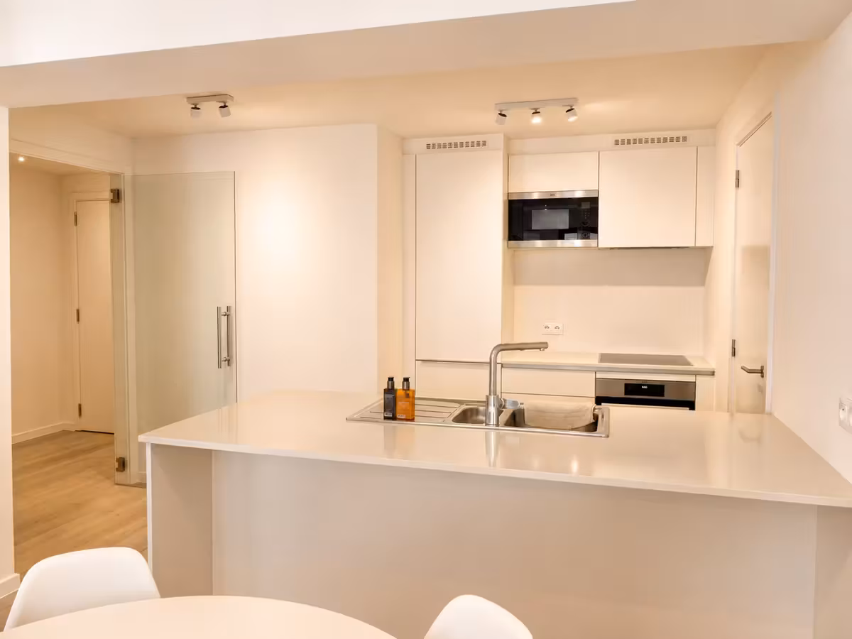 Furnished 2-bedroom apartment near Louise/Sablon - 2