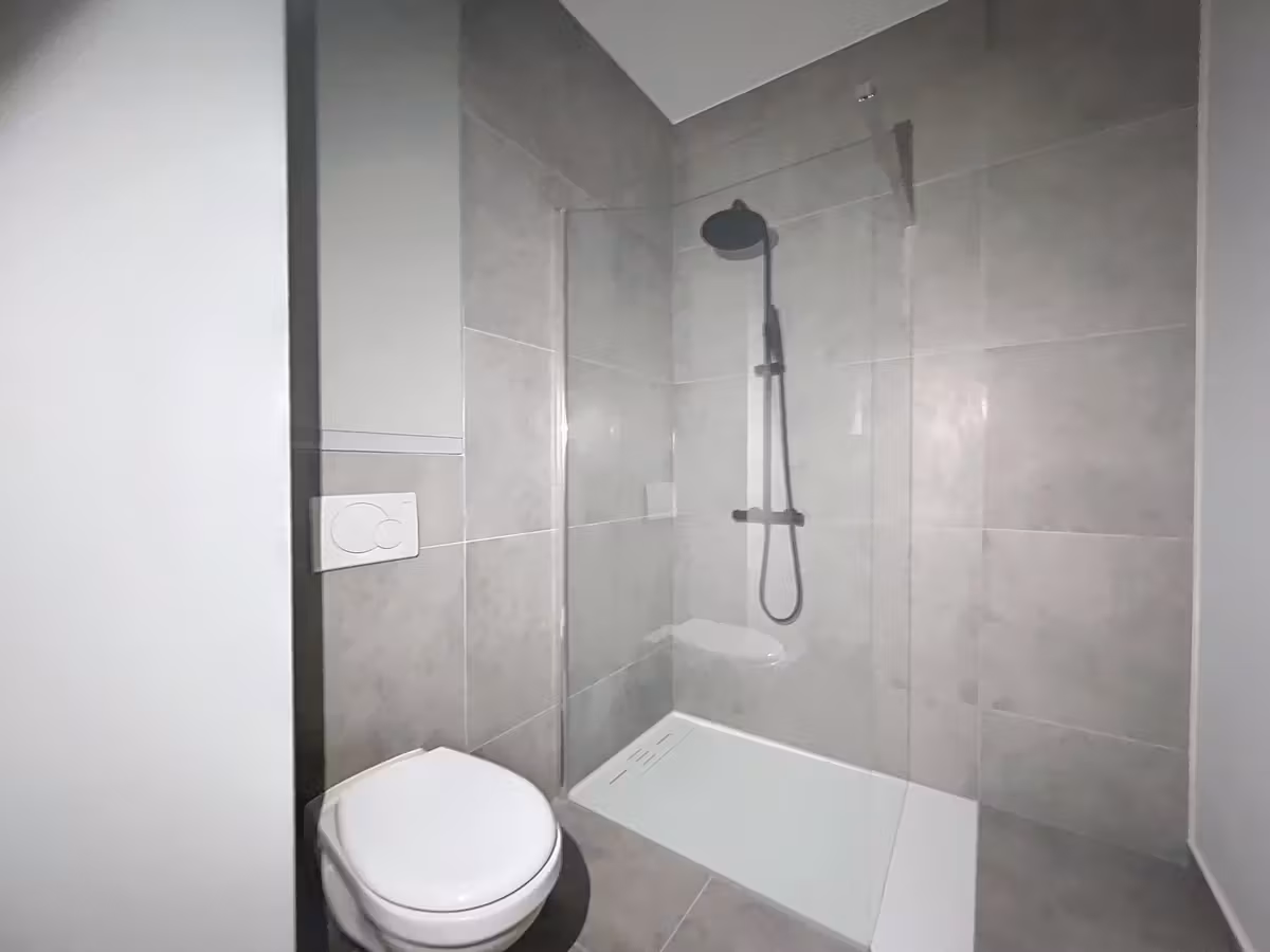 2-bedroom apartment with balcony in Saint-Josse - 5