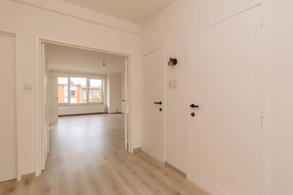 Appartement lumineux de 2 chambres avec box de garage - 8