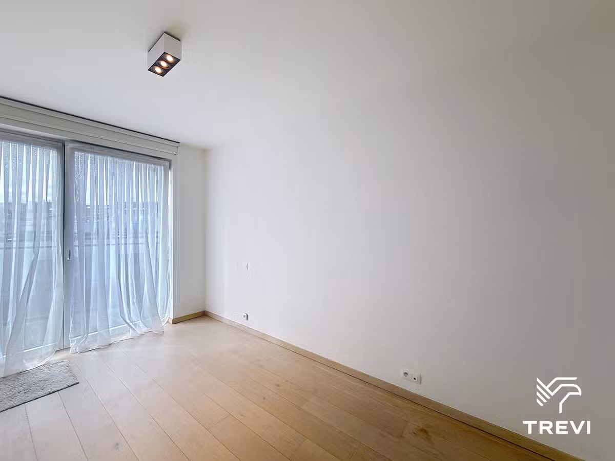 One-bedroom apartment with terrace and included parking - 4