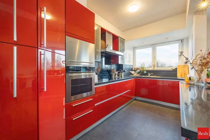 3 bedroom apartment in a prime location - 3